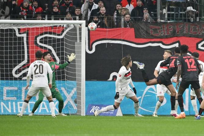 Bayer siegt beim schnellen Wiedersehen