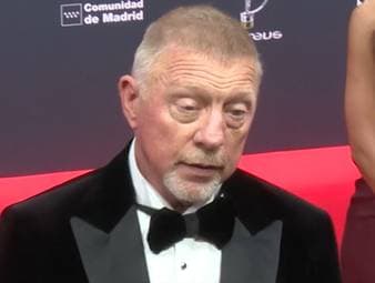 Tennislegende Boris Becker schwärmt von Jannik Sinner und Carlos Alcaraz und ihren unterschiedlichen Spielweisen.