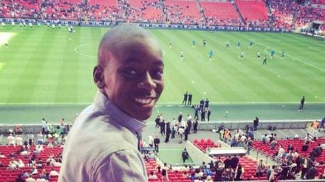 David Banda ist vom Estadio da Luz offensichtlich schon reichlich angetan 