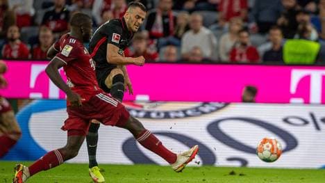 Filip Kostic (R) schoss Eintracht Frankfurt zum Sieg in München