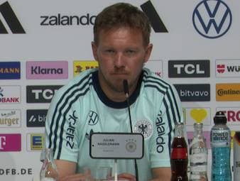 Deutschland hat mit Joshua Kimmich nur einen Rechtsverteidiger im WM-Kader. Bundestrainer Julian Nagelsmann begründet seine Entscheidung.