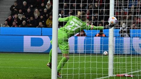 Robin Zentner patzte gegen Bayer Leverkusen entscheidend 