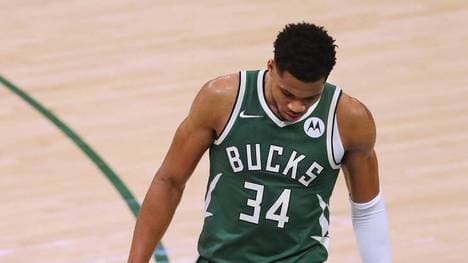 Giannis Antetokounmpo verletzte sich im Spiel 4 der Bucks gegen die Hawks