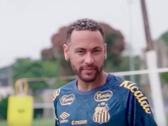 Vor der anstehenden Weltmeisterschaft spricht Brasiliens Trainer Carlo Ancelotti über eine mögliche Nominierung von Neymar. Der Superstar absolviert nach seinen Verletzungen wieder regelmäßig Spiele.