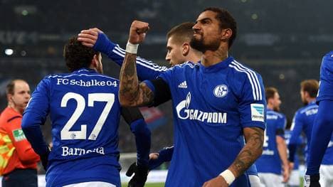 Kevin-Prince Boateng feiert das Tor seines Mitspielers Tranquilo Barnetta