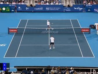Alexander Zverev trifft im Kampf um den Achtelfinaleinzug beim ATP-Masters in Cincinnati auf Terence Atmane. Dabei sorgt der Deutsche für eine Aufreger-Szene, die der Franzose allerdings gelassen hinnimmt.