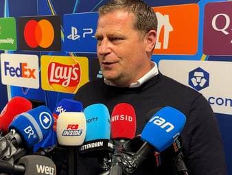 Der FC Bayern verliert bei Paris Saint-Germain mit 4:5. Max Eberl schwärmt  von diesem Fußballspiel und verteidigt die Spielweise des Rekordmeisters.