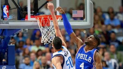 Philadelphia 76ers v Dallas Mavericks