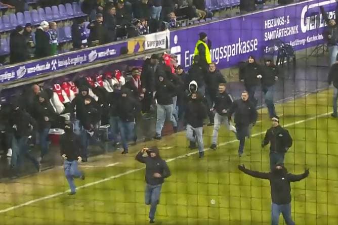 "Was für eine Sch****!" Fan-Eklat in der 3. Liga