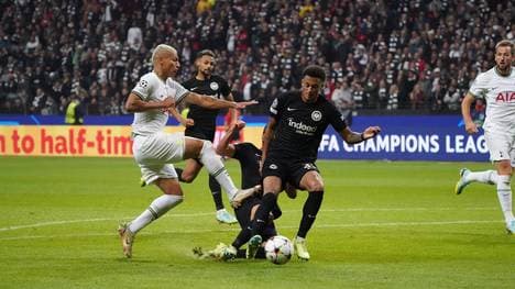 Die Eintracht-Defensive warf sich gegen Tottenham in jeden Ball