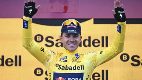 Remco Evenepoel bei der Siegerehrung