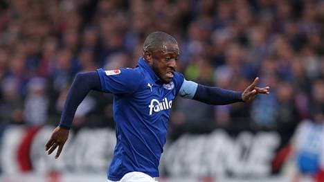 Holstein Kiel: David Kinsombi fällt nach Schienbeinbruch monatelang aus, David Kinsombi ist Kapitän von Holstein Kiel