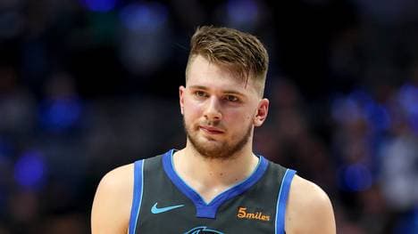 San Antonio Spurs v Dallas Mavericks