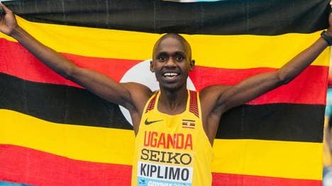 Jacob Kiplimo freut sich über den Weltrekord