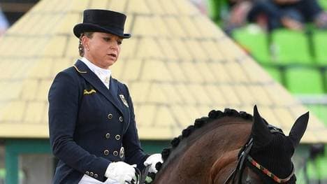 Dorothee Schneider trauert um Stute Rock and Rose