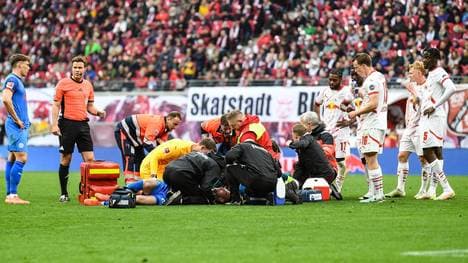 Sanitäter kümmerten sich um Zec und Gulacsi