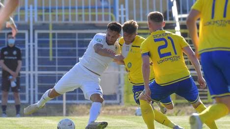 Der SC Verl und Lok Leipzig kämpfen um den Einzug in die Drittklassigkeit