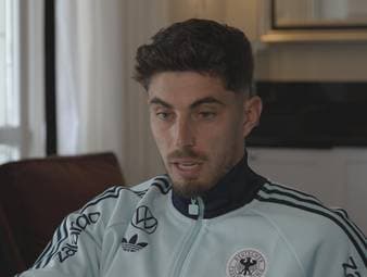 Auch Kai Havertz kam auf der Pressekonferenz nicht um eine Frage zur Torhüter-Thematik beim DFB rum. Der Arsenal-Angreifer adelte dabei Manuel neuer. 