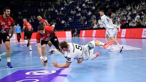 Sander Sagosen (vorne) spielt seit Sommer 2020 für den THW Kiel