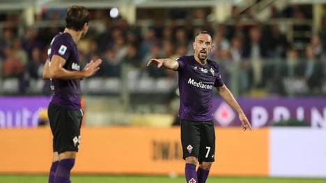 FLORENCE, ITALY - SEPTEMBER 25: Frank Ribery of ACF Fiorentina gestures during the Serie A match between ACF Fiorentina and UC Sampdoria at Stadio Artemio Franchi on September 25, 2019 in Florence, Italy.  (Photo by Gabriele Maltinti/Getty Images)