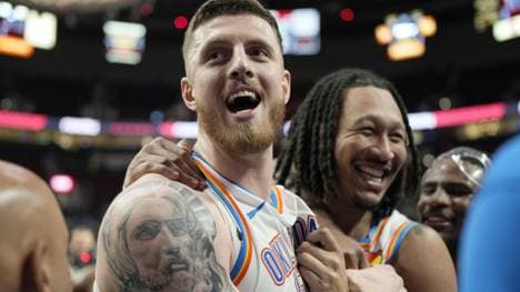 Hartenstein (l.) kam in Spiel eins auf zwölf Punkte