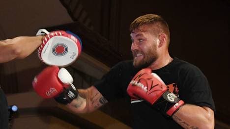 Tom Schwarz siegte per K.o. gegen Ilja Mezencev