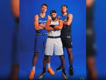 In Anlehnung an die erfolgreichen 90er-Jahre stellen die Orlando Magic ihren neuen Look vor. Neues Logo und neue Trikots, gibt es für das NBA-Franchise aus Florida. mittendrin: Der deutsche Superstar Franz Wagner