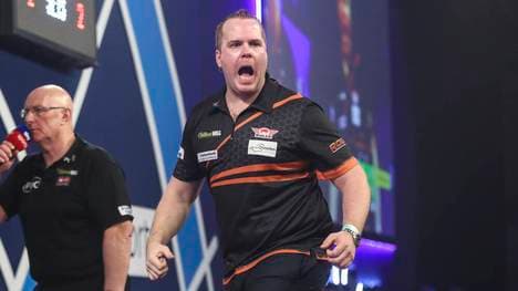 Dirk van Duijvenbode verwandelte seinen ersten Matchdart auf die Doppel-18
