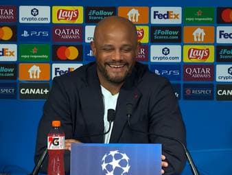 Die Tormaschinen des FC Bayern sind kurz davor einen neuen Rekord aufzustellen. Eine Rückfrage von Vincent Kompany sorgt für einen amüsanten PK-Moment.