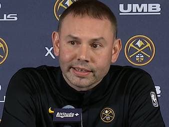 Gegen die Los Angeles Clippers glänzt Superstar Nikola Jokic mit 55 Punkten. Nuggets-Coach David Adelman verrät, weshalb der Serbe so auftrumpfen kann.