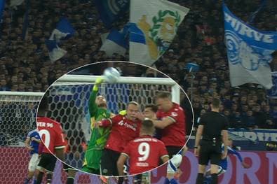 Patzer oder Foul? Karius-Fehlgriff wirft Fragen auf