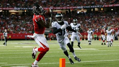 Julio Jones (l.) sorgte für zwei Touchdowns