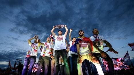 VfB Stuttgart v FC Wuerzburger Kickers - Second Bundesliga