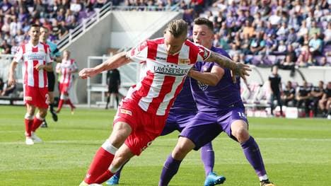 Sebastian Polter (l.) erzielte das zwischenzeitliche 2:0 für Union Berlin bei Erzgebirge Aue