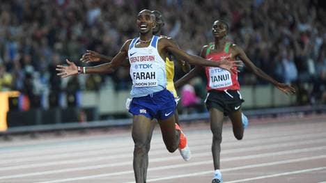 Mo Farah feiert seine Goldmedaille über 10.000 Meter bei der WM 2017 in London