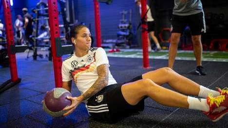 Dzsenifer Marozsán hat sich fit gehalten, jetzt soll sie auf den Platz zurückkehren