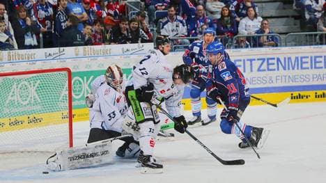 Adler Mannheim gegen Straubing Tigers