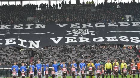 Die Fans am Millerntor zeigen eine beeindruckende Choreo