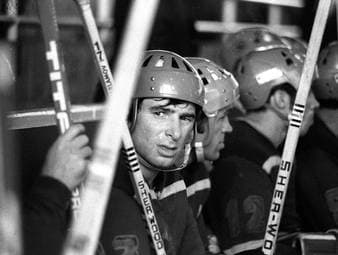 Der tragische Tod einer Eishockey-Ikone