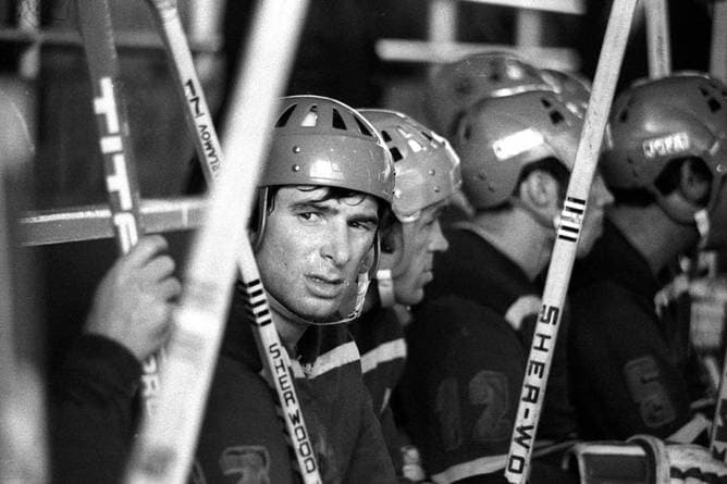 Der tragische Tod einer Eishockey-Ikone