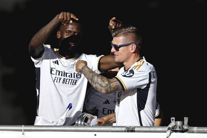 Toni Kroos teilt gegen Rüdiger-Kritiker aus