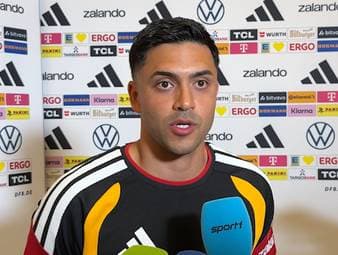 Nadiem Amiri spricht über den Zeitpunkt des Anrufs des Bundestrainers und erklärt, warum seine Familie eher von der DFB-Nominierung wusste.