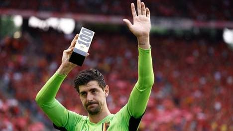 Courtois bei der Ehrung für sein 100. Länderspiel