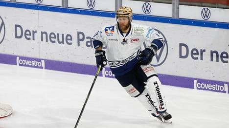 Mike Hoeffel wird in seine zweite Saison bei den Iserlohn Roosters gehen