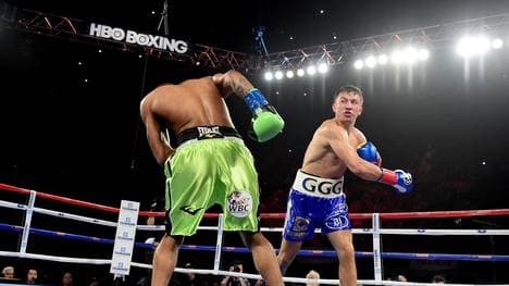 Gennadi Golowkin (r.) feiert seinen 35. Sieg im 35. Kampf