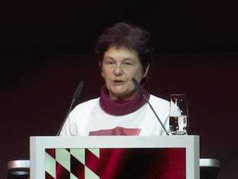 Der Abschied von Thomas Müller hat in München für laute Töne gesorgt. Jetzt zählt ein Fan auf der Jahreshauptversammlung deshalb die Bayern-Bosse an. 
