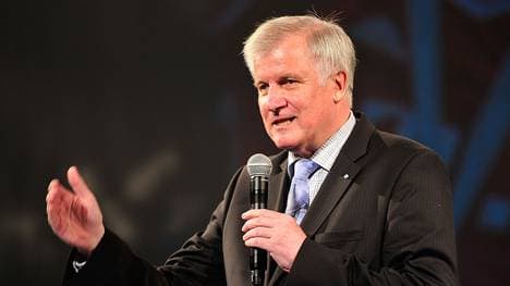 Am 09. Oktober kam es in Halle zu einem Terrorangriff, bei dem zwei Menschen starben. Innenminister Seehofer sieht die Probleme auch in der Gaming-Szene.