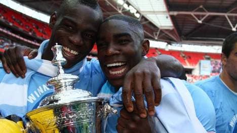 Micah Richards (r.) und Mario Balotelli (l.) wurde 2011 englischer Meister