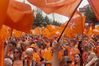 Oranje-Party! Tausende Fans nehmen Zürich ein