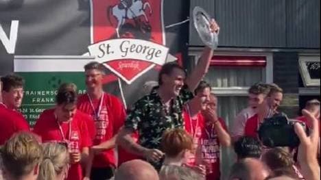 In den Niederlanden sorgt ein Schiedsrichter für einen Skandal